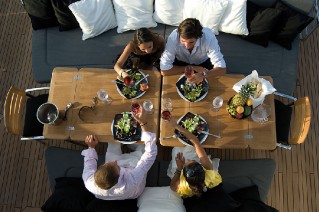 Sunseeker Predator 92 Sport - Al Fresco Dining.png